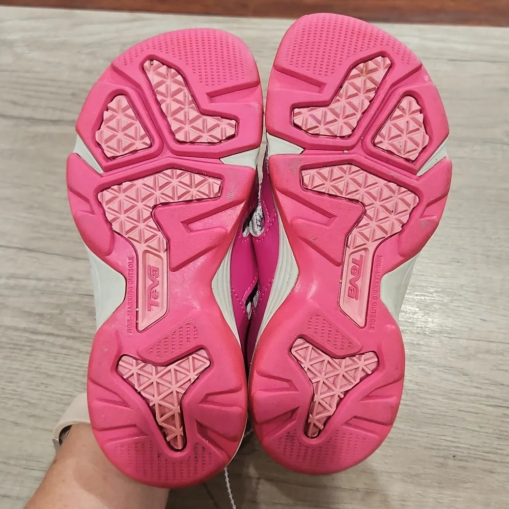 Teva Kids' Pink Adventure Shoes size US 1